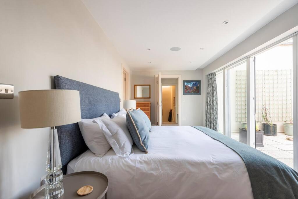 Apartment No 10 Cheltenham