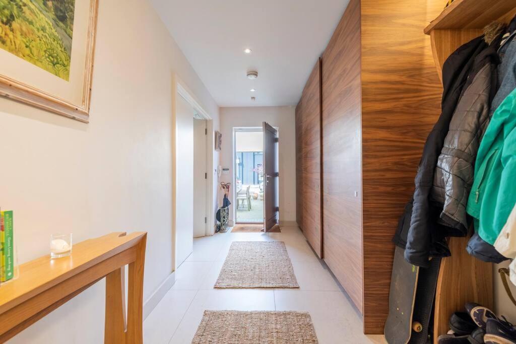 Apartment No 10 *